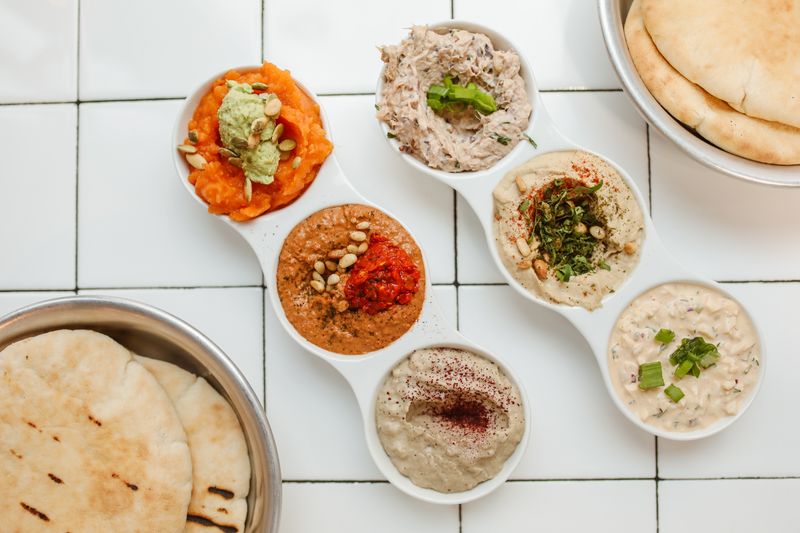 Tatte mezze platter with hummus and fresh vegetables